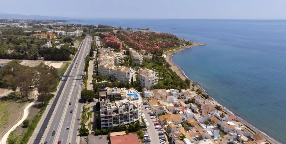 Продажа апартаментов на среднем этаже в Estepona 89