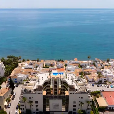 Продажа апартаментов на среднем этаже в Estepona