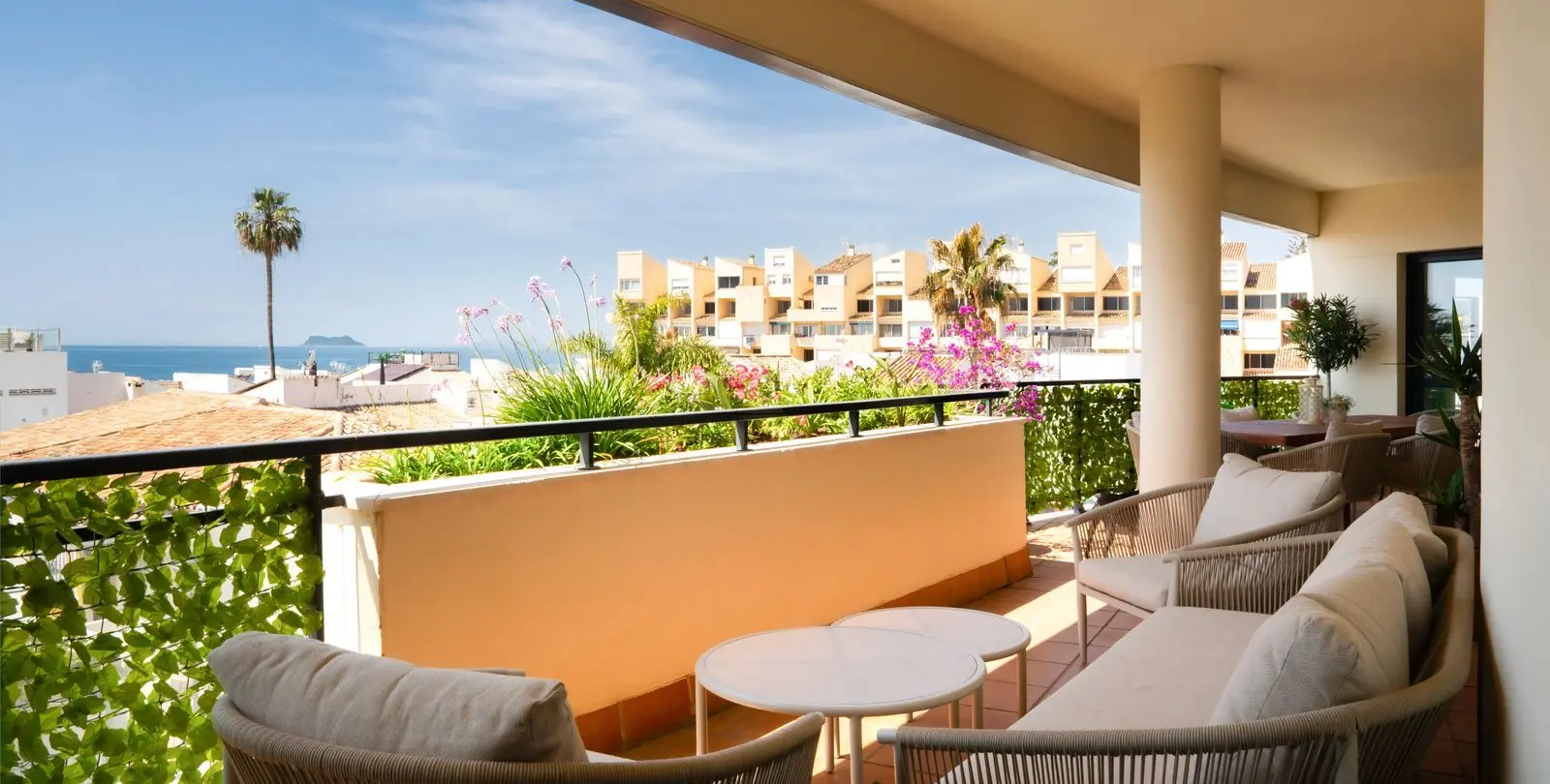 Продажа апартаментов на среднем этаже в Estepona 3