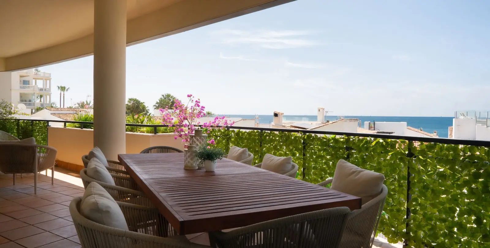 Продажа апартаментов на среднем этаже в Estepona 5