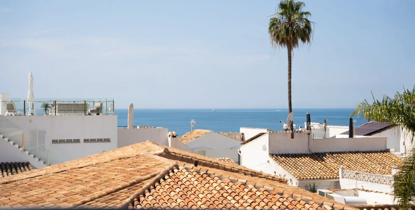 Продажа апартаментов на среднем этаже в Estepona 6