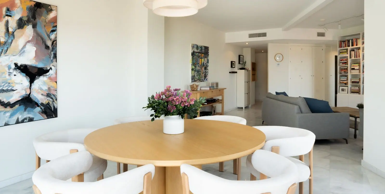 Продажа апартаментов на среднем этаже в Estepona 23