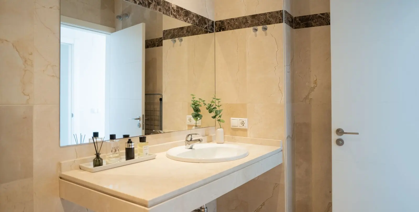 Продажа апартаментов на среднем этаже в Estepona 38