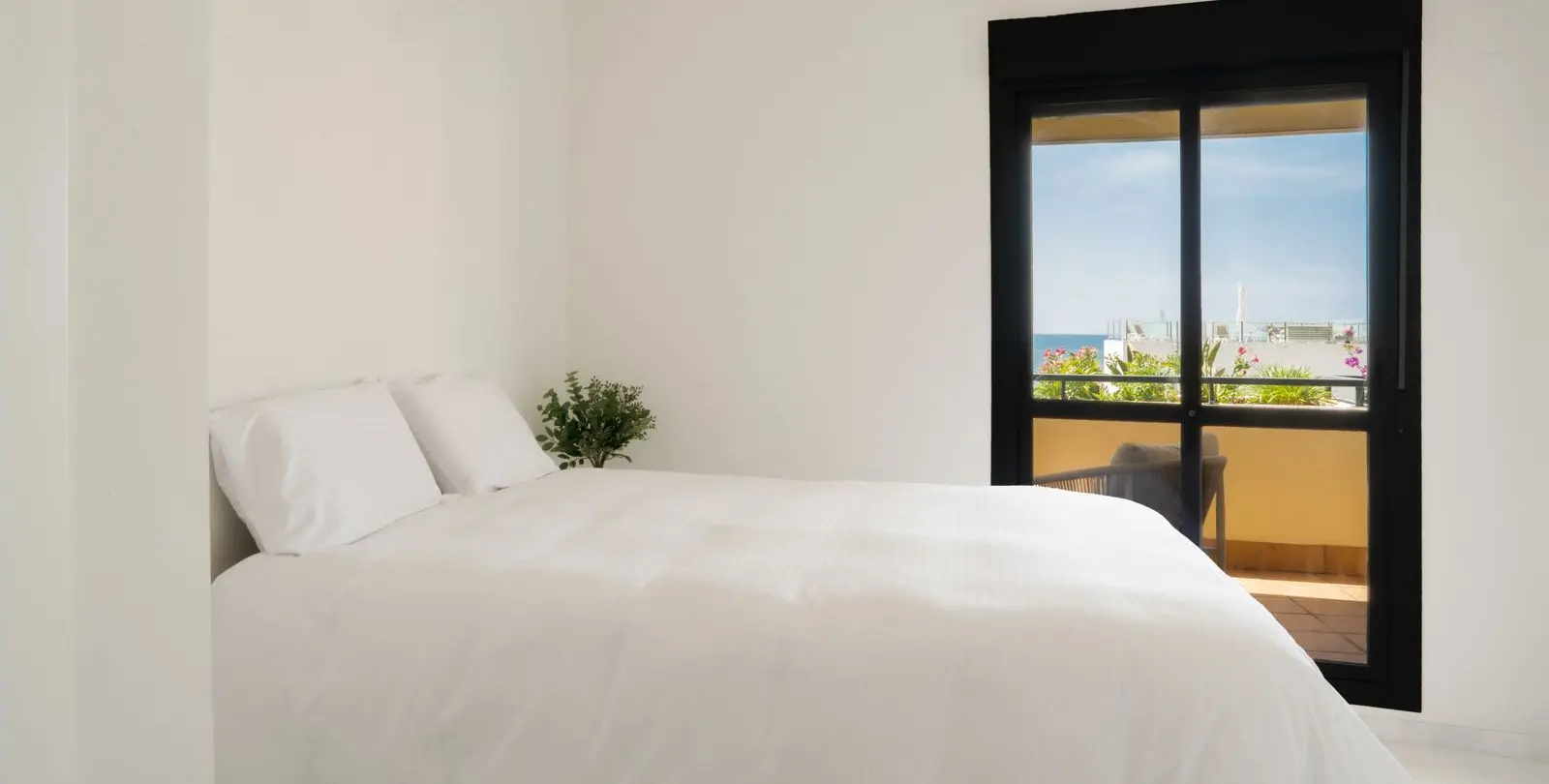Продажа апартаментов на среднем этаже в Estepona 40