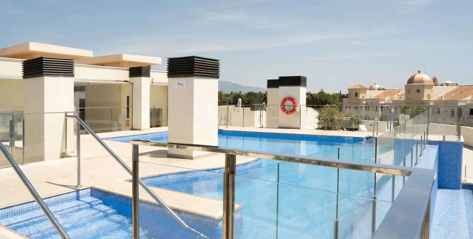 Продажа апартаментов на среднем этаже в Estepona 44