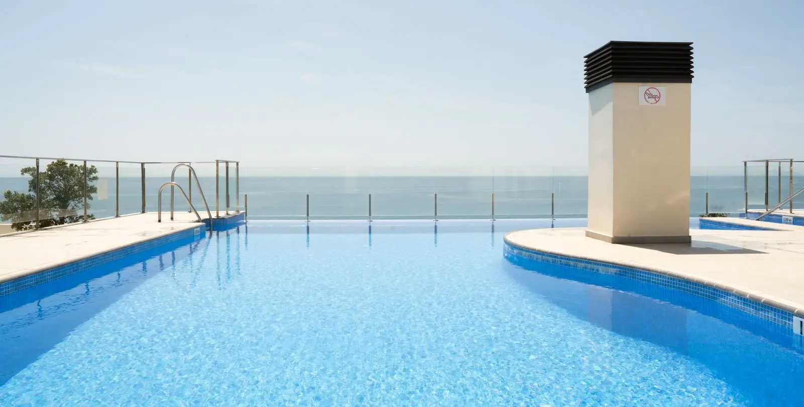 Продажа апартаментов на среднем этаже в Estepona 45