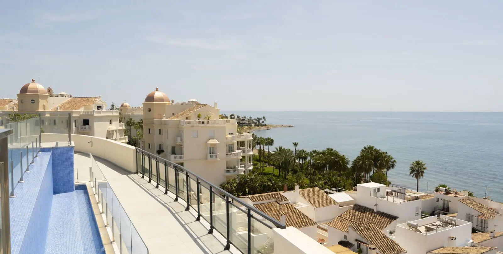 Продажа апартаментов на среднем этаже в Estepona 49