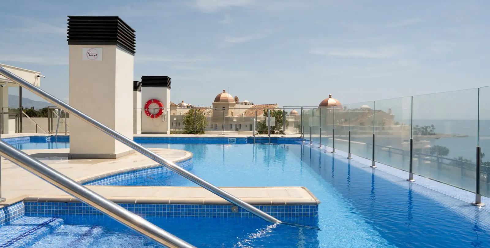 Продажа апартаментов на среднем этаже в Estepona 50