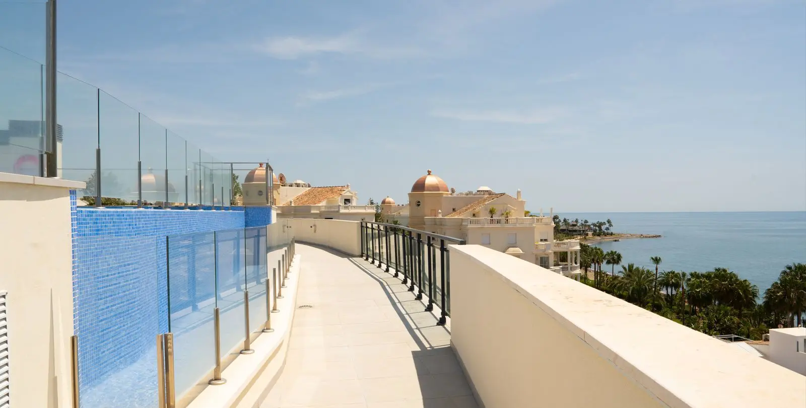 Продажа апартаментов на среднем этаже в Estepona 52