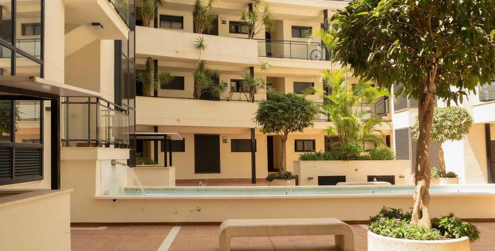 Продажа апартаментов на среднем этаже в Estepona 54