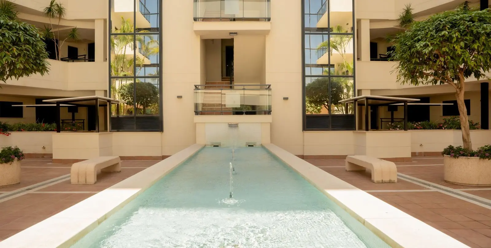 Продажа апартаментов на среднем этаже в Estepona 55