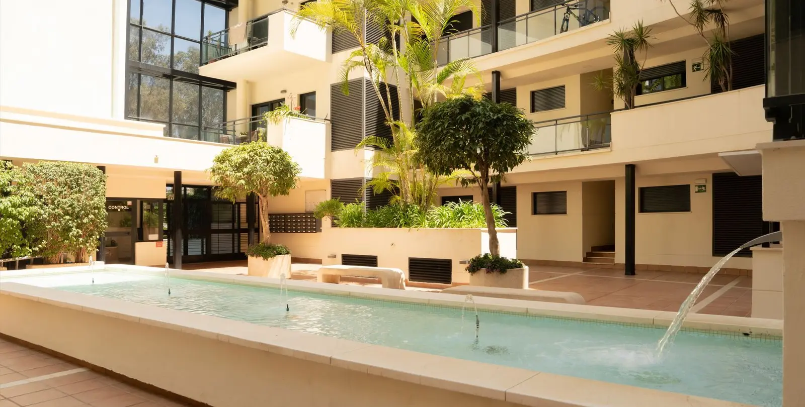 Продажа апартаментов на среднем этаже в Estepona 57