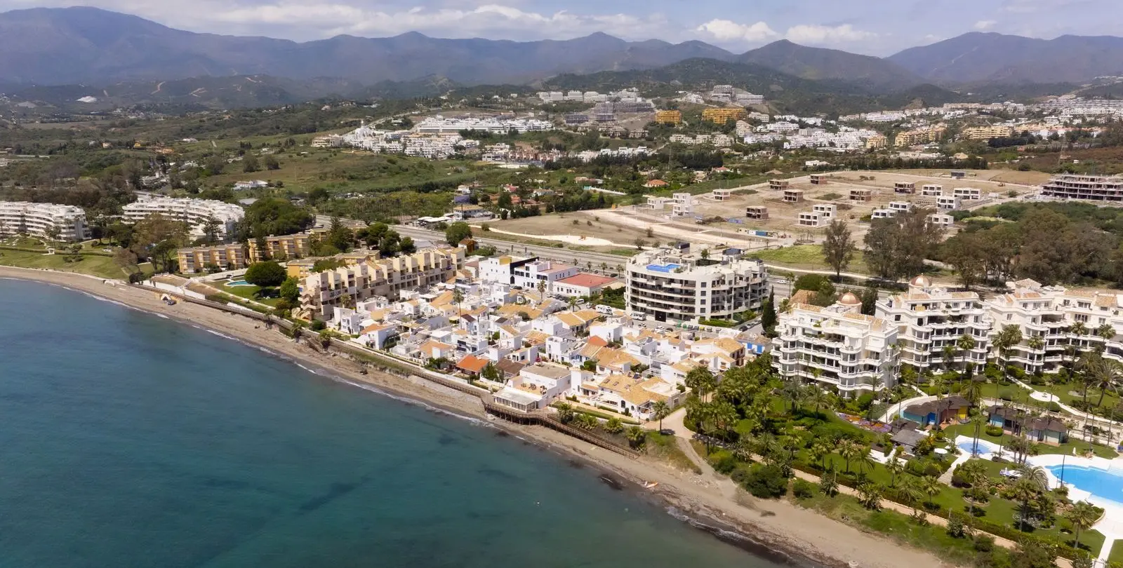 Продажа апартаментов на среднем этаже в Estepona 60