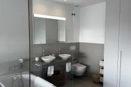Image 4 thumb