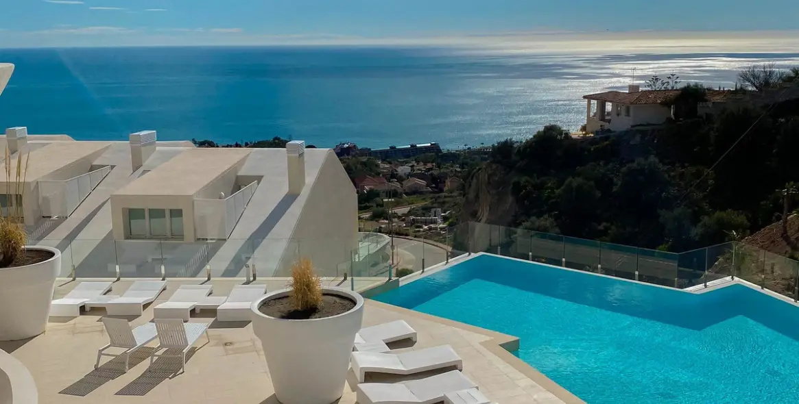 Venta de apartamento en planta media en Benalmadena 27