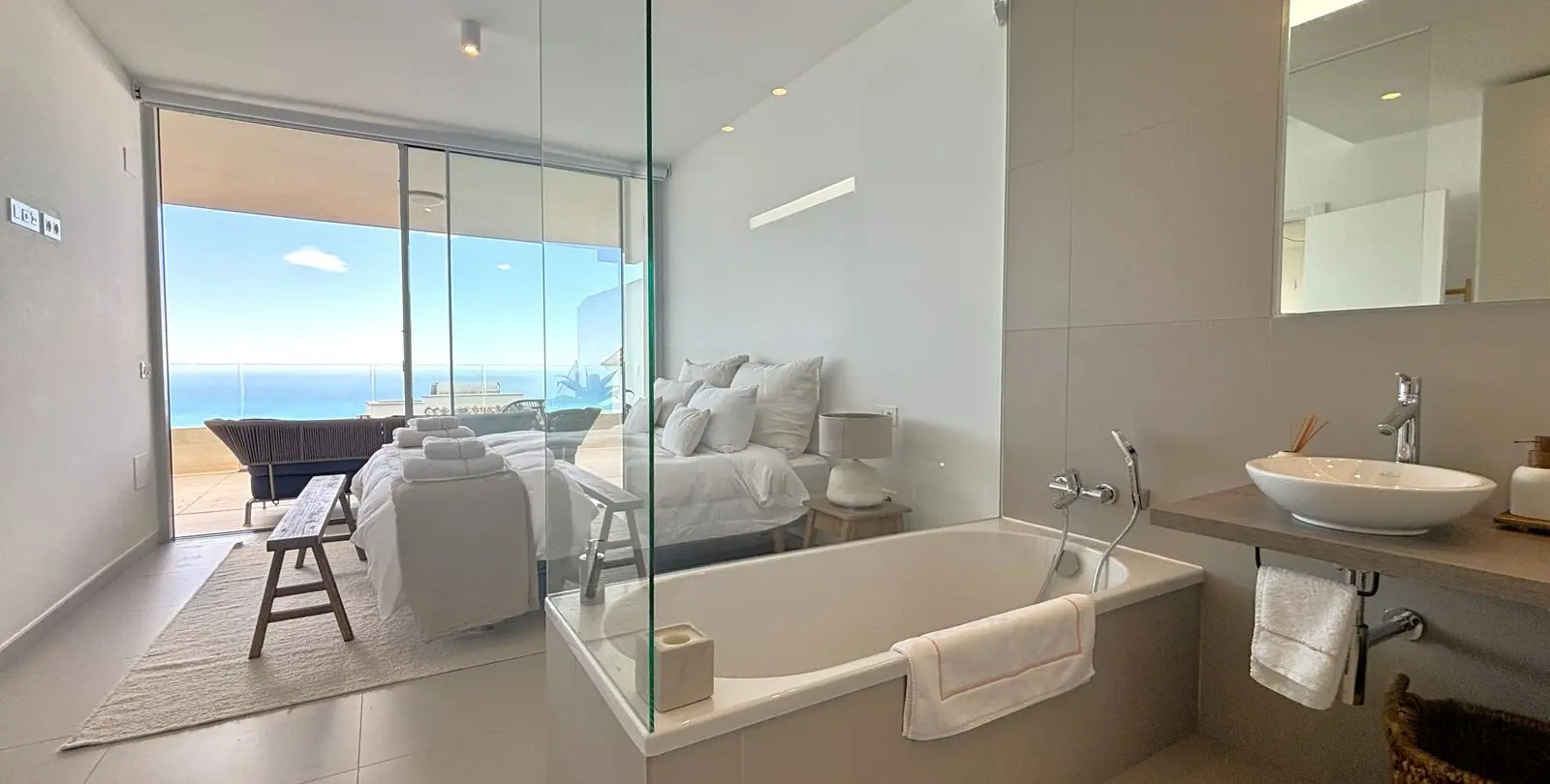 Venta de apartamento en planta media en Benalmadena 3