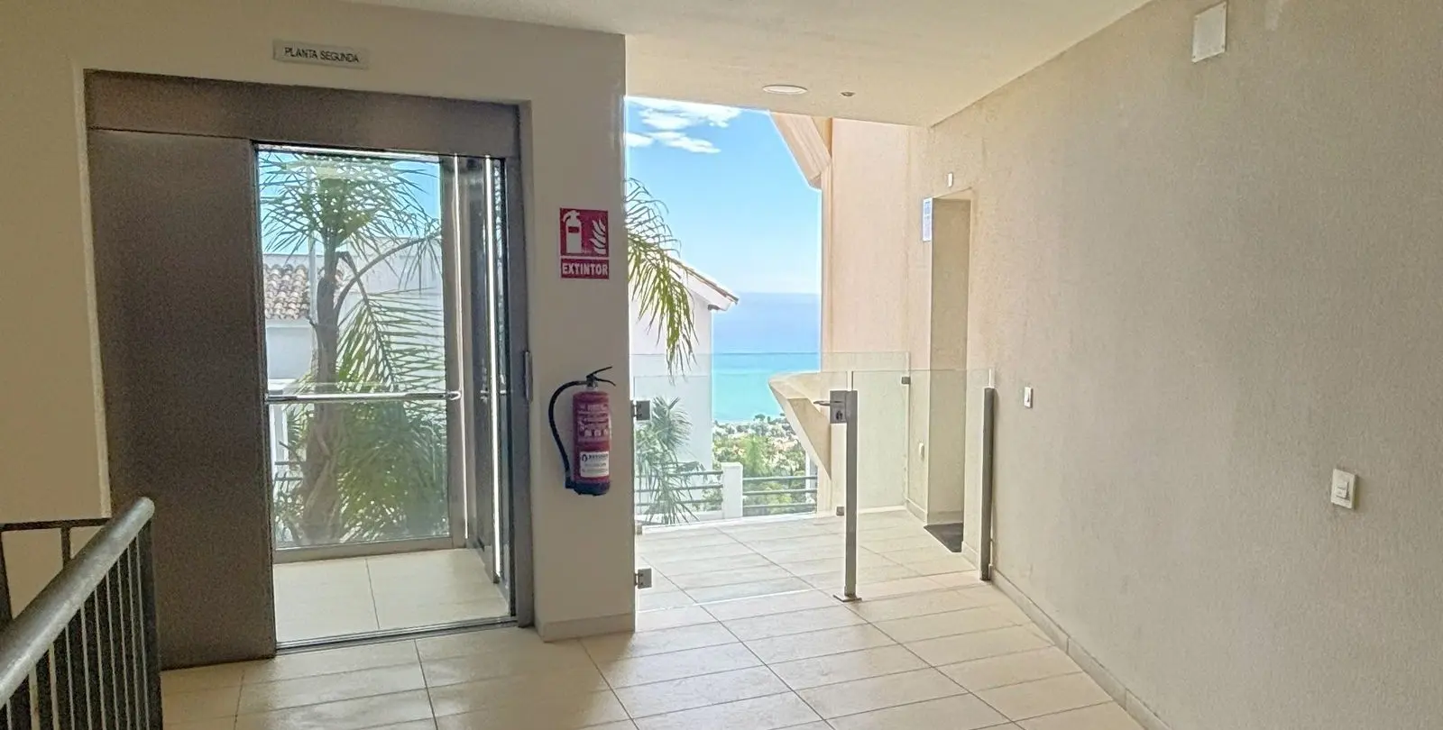 Venta de apartamento en planta media en Benalmadena 17