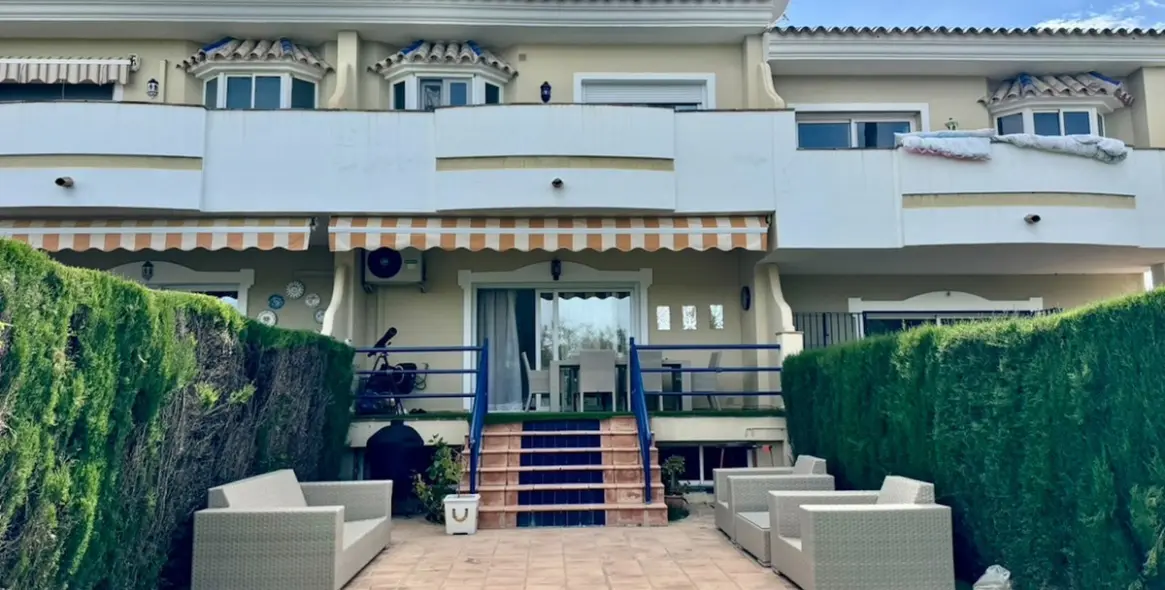 Sale of townhouse in Atalaya 8