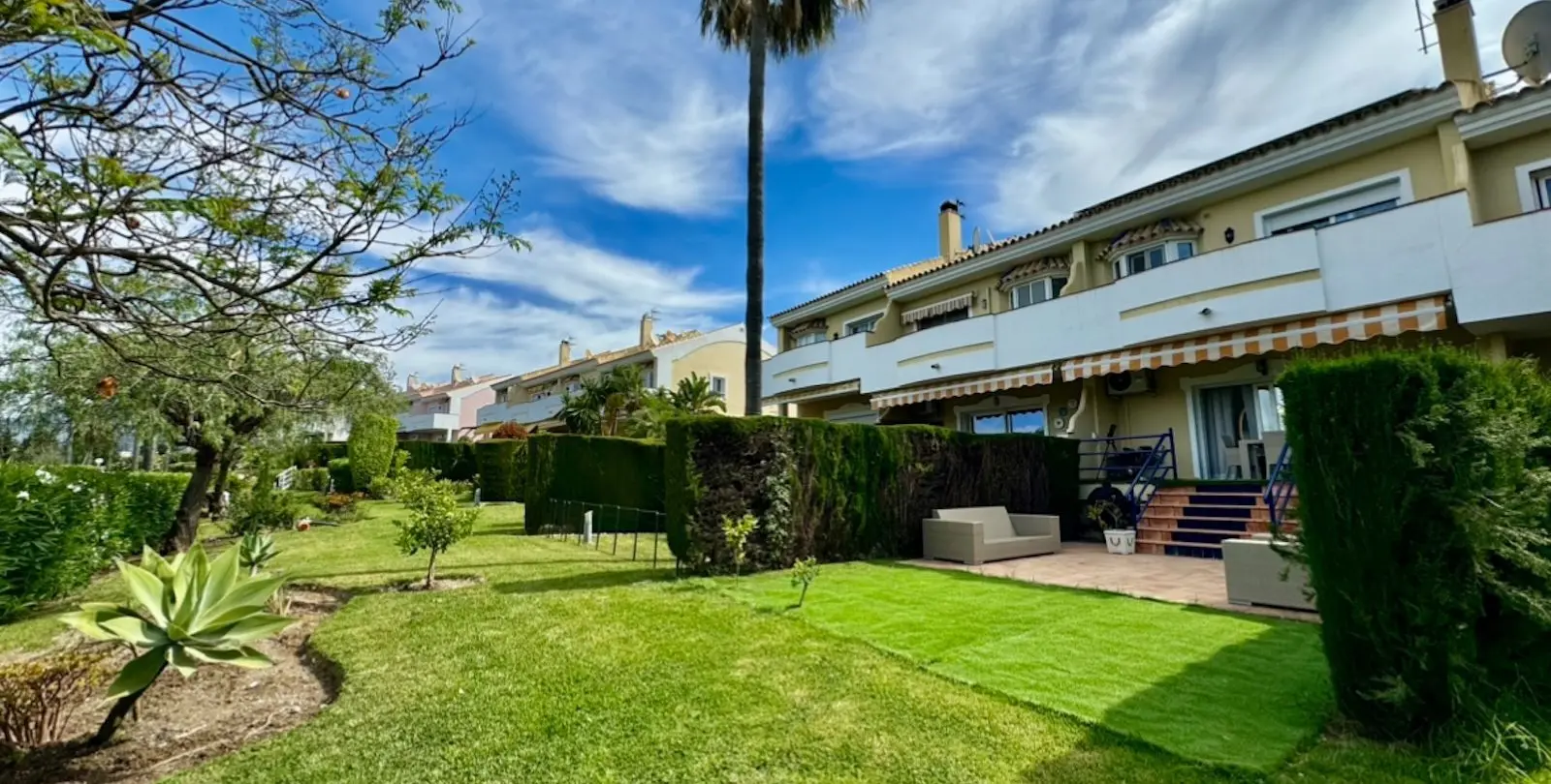 Sale of townhouse in Atalaya 9