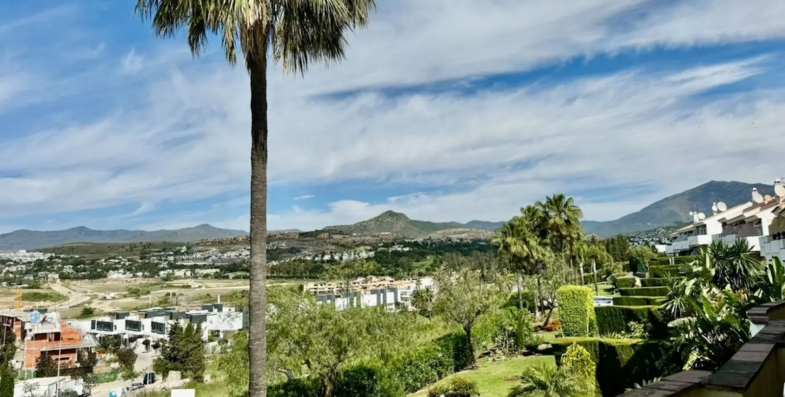 Sale of townhouse in Atalaya 18