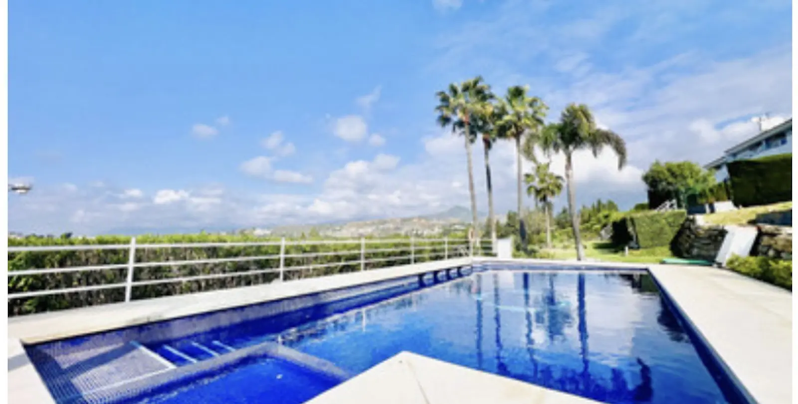 Sale of townhouse in Atalaya 29