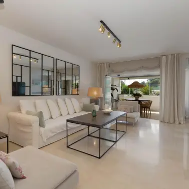 Продажа апартаментов на первом этаже в Fuengirola