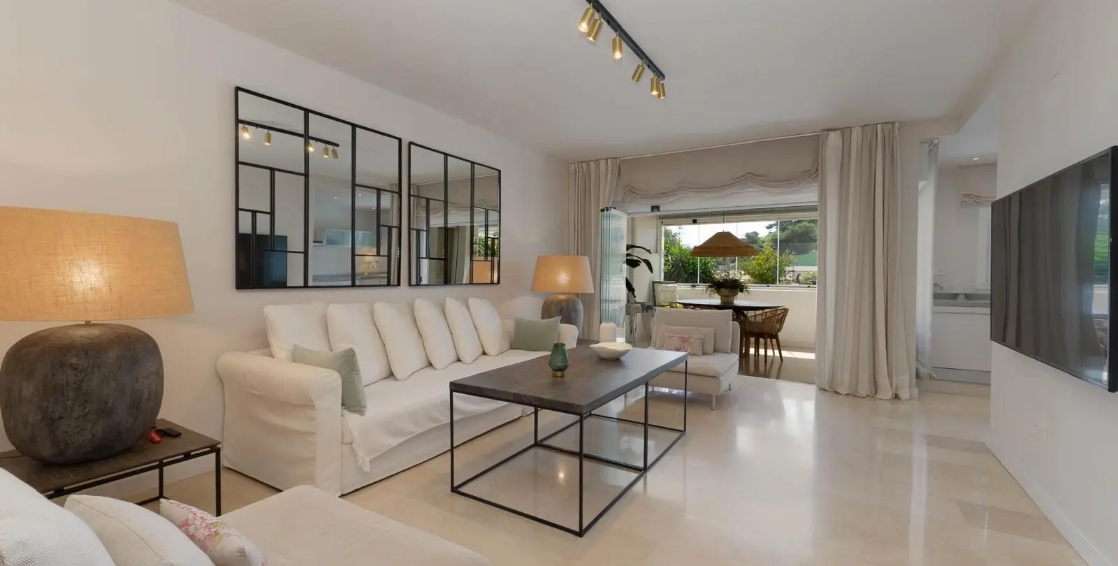 Sale of ground floor apartment in Fuengirola 2