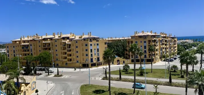 Продажа двухуровневого пентхауса в Marbella 1