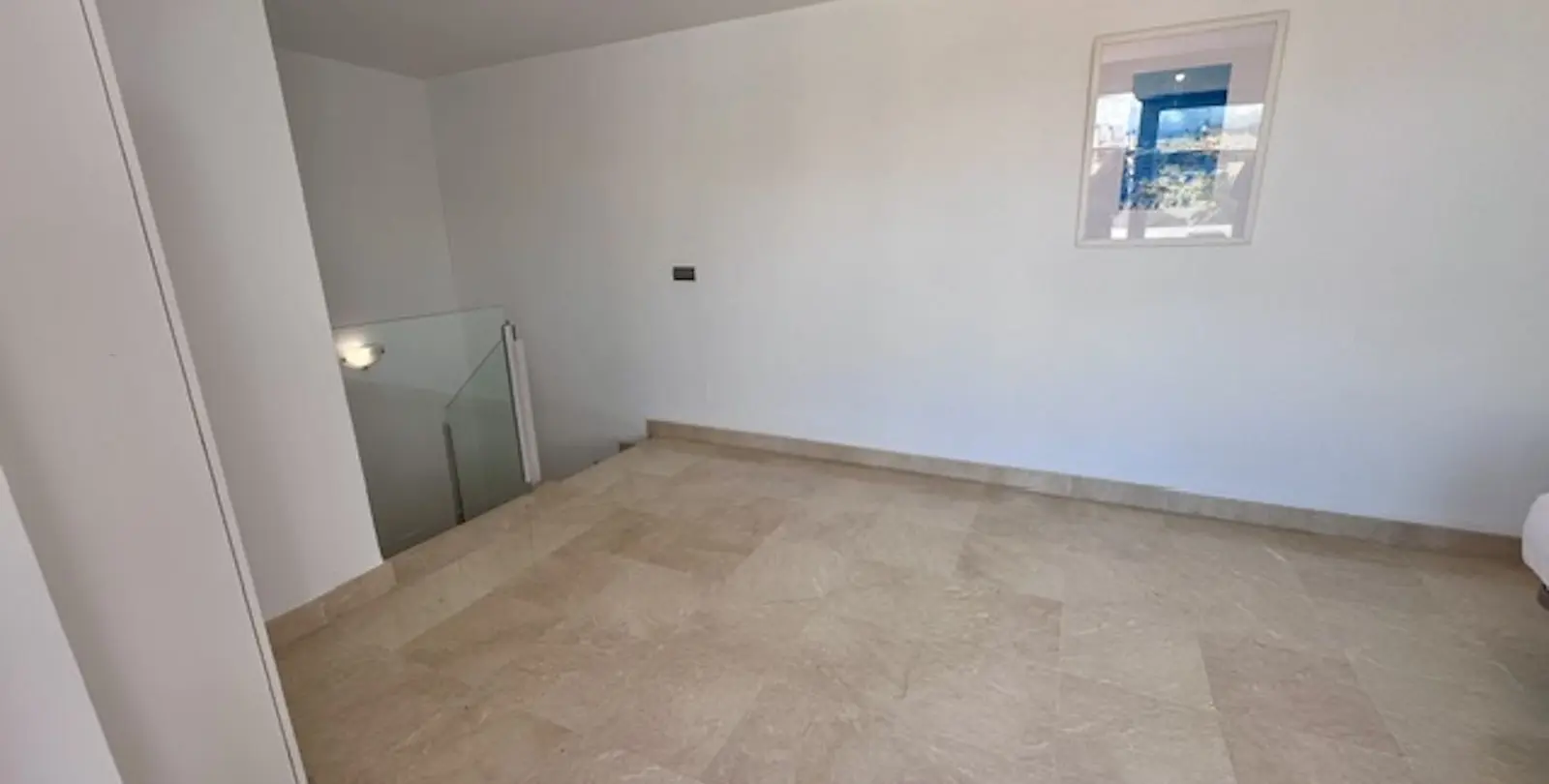 Продажа двухуровневого пентхауса в Marbella 12