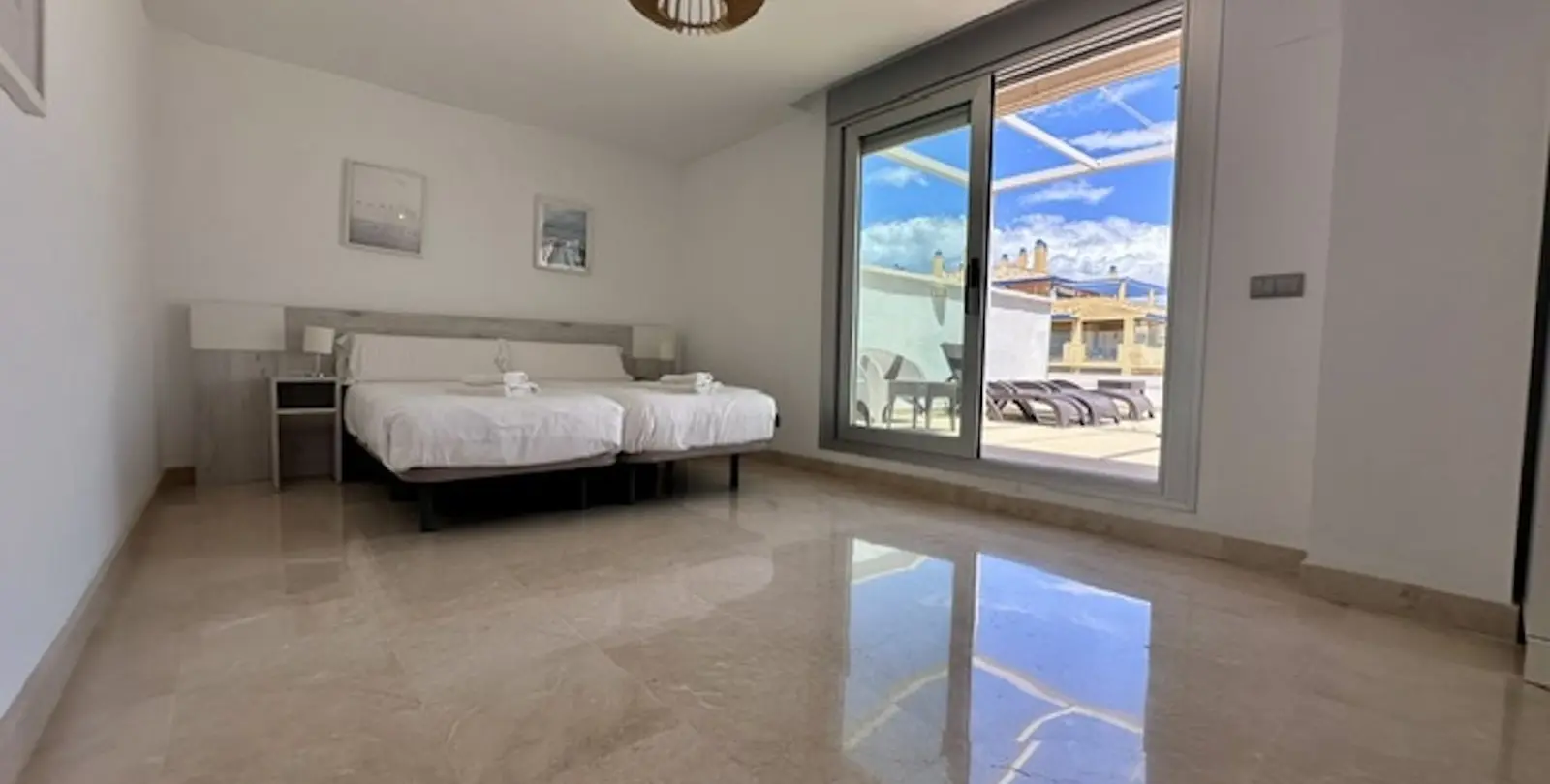 Продажа двухуровневого пентхауса в Marbella 13