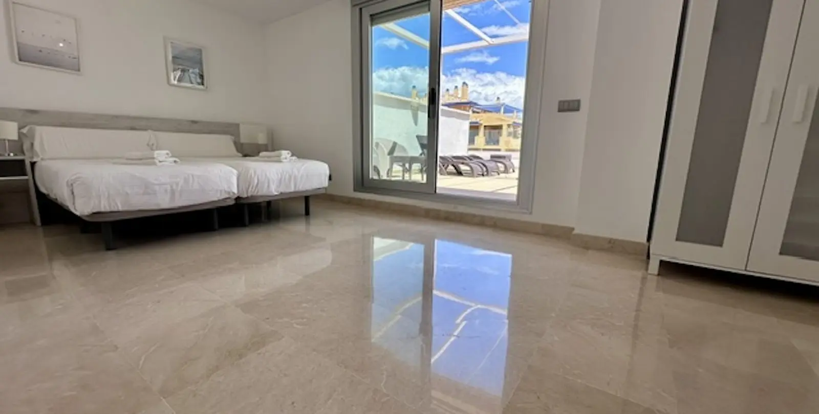Продажа двухуровневого пентхауса в Marbella 14