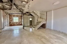 Image 4 thumb