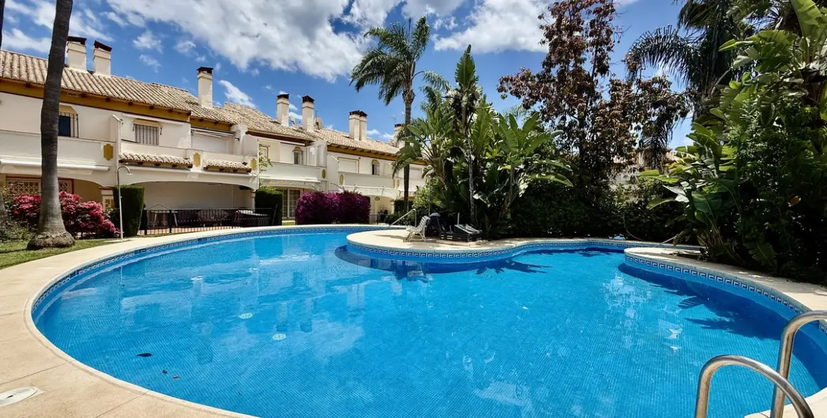 Venta de adosado en Puerto Banús 54