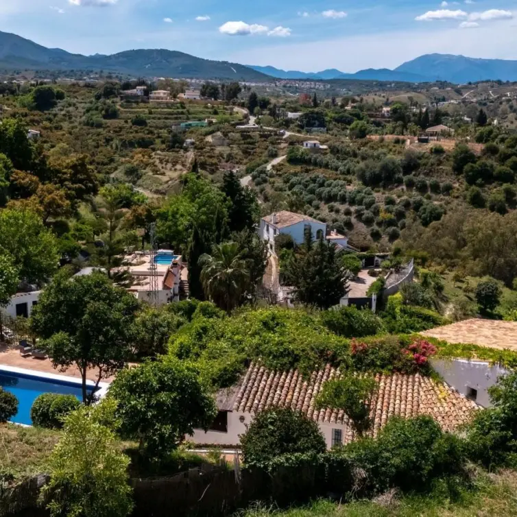 Sale of finca - cortijo in Alhaurín el Grande