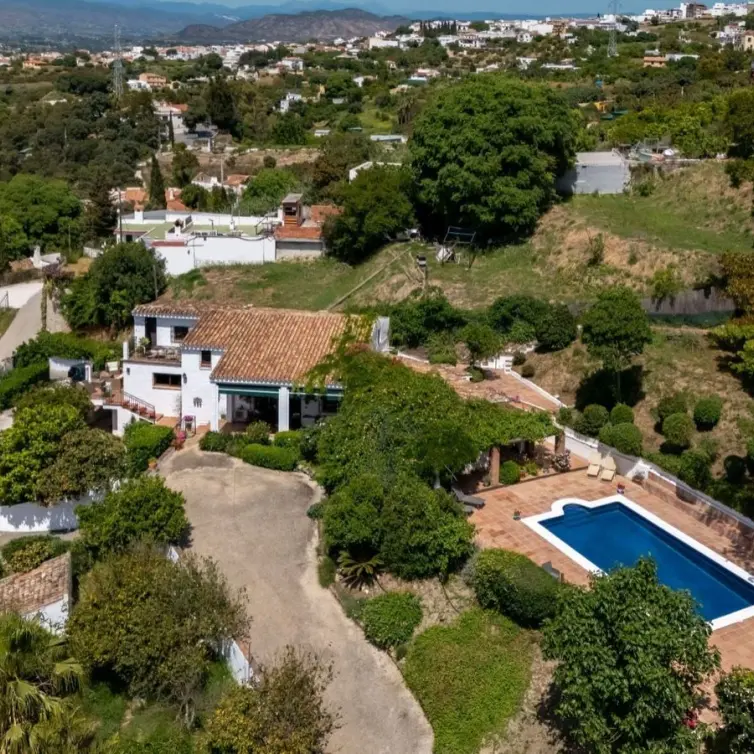 Sale of finca - cortijo in Alhaurín el Grande