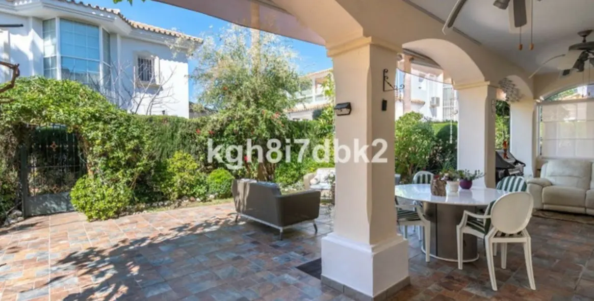Venta de villa independiente en Estepona 7