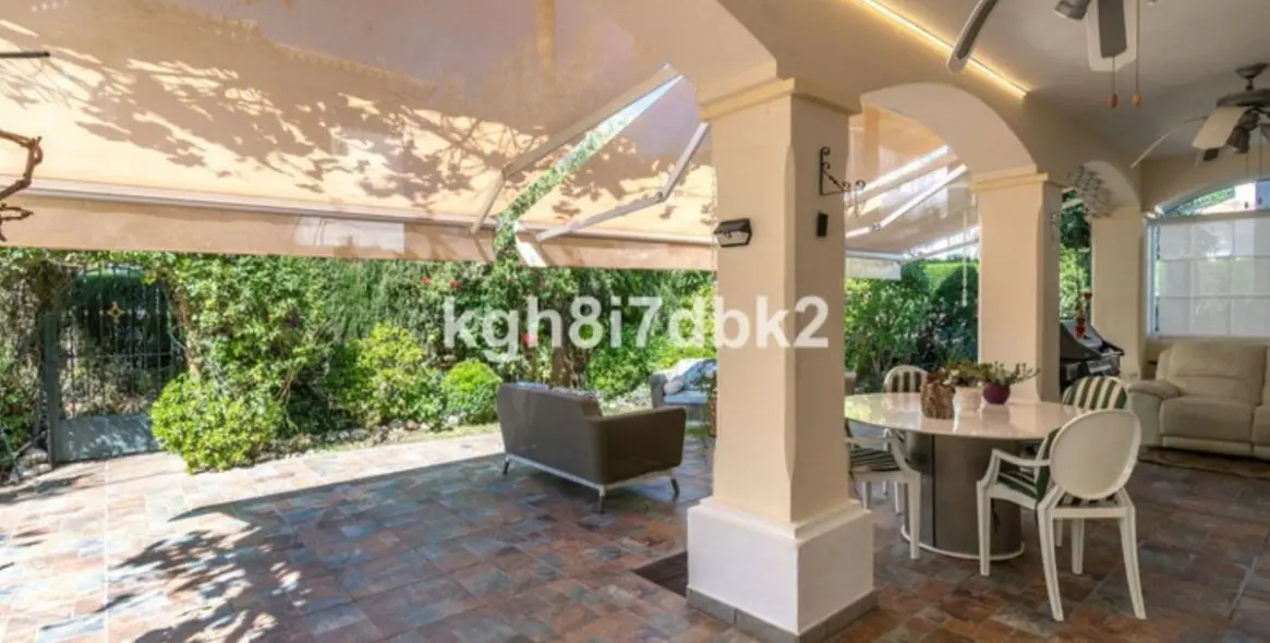 Venta de villa independiente en Estepona 8