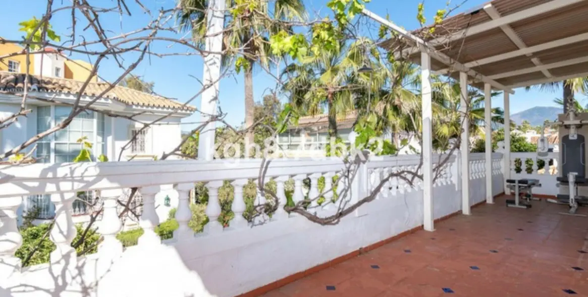 Venta de villa independiente en Estepona 26
