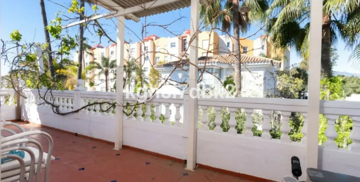 Venta de villa independiente en Estepona 32