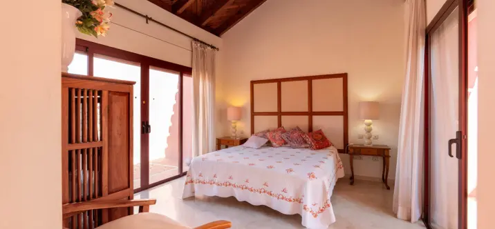 Venta de ático dúplex en Estepona 1