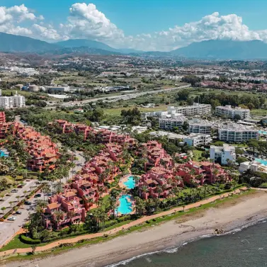 Venta de ático dúplex en Estepona