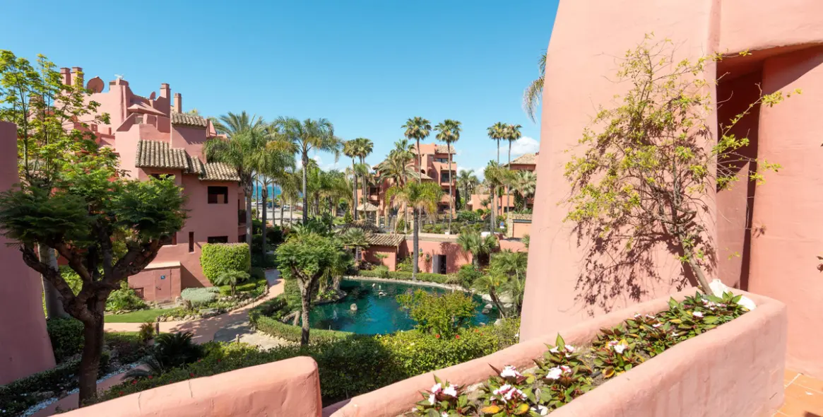Venta de ático dúplex en Estepona 14