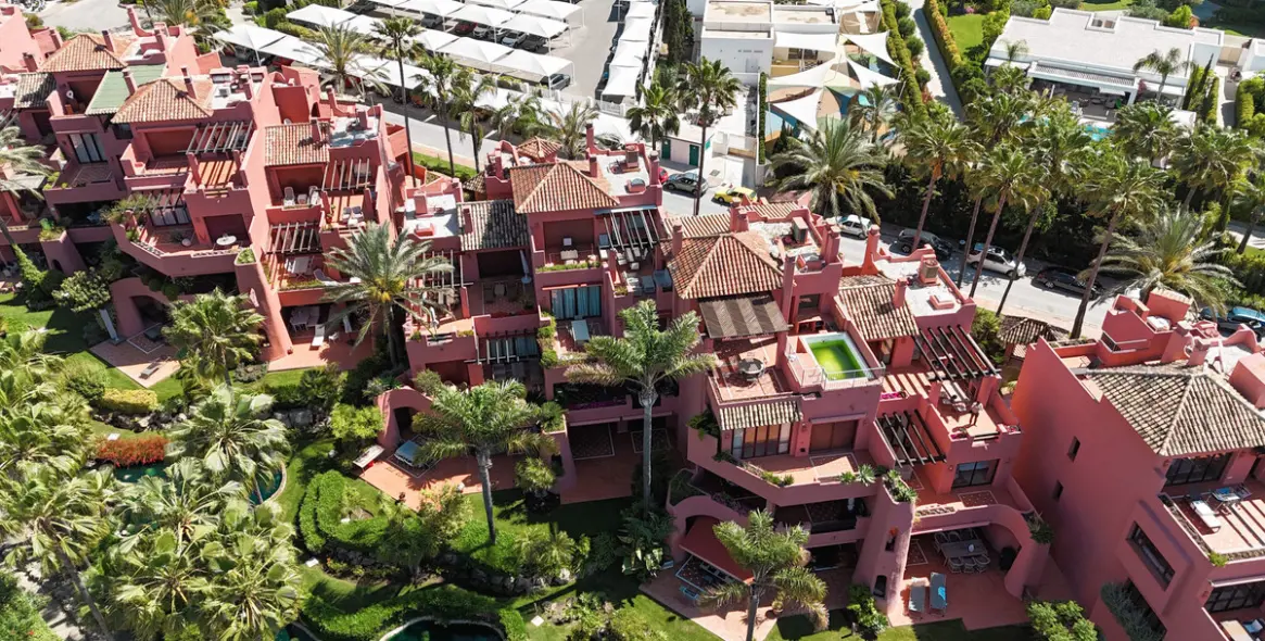 Venta de ático dúplex en Estepona 25