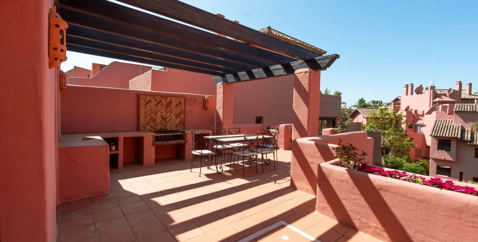 Sale of penthouse duplex in Estepona 7
