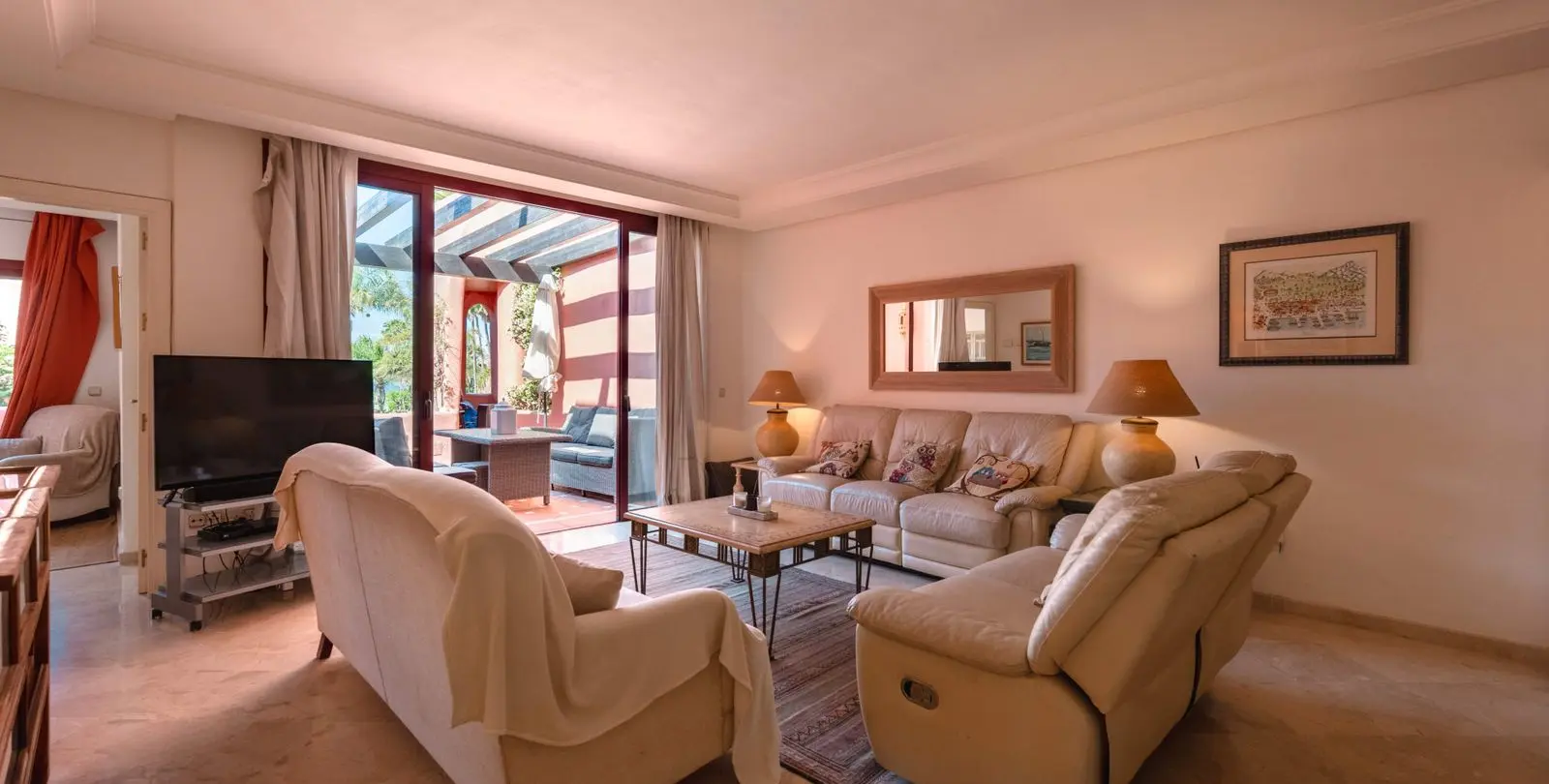 Sale of penthouse duplex in Estepona 8
