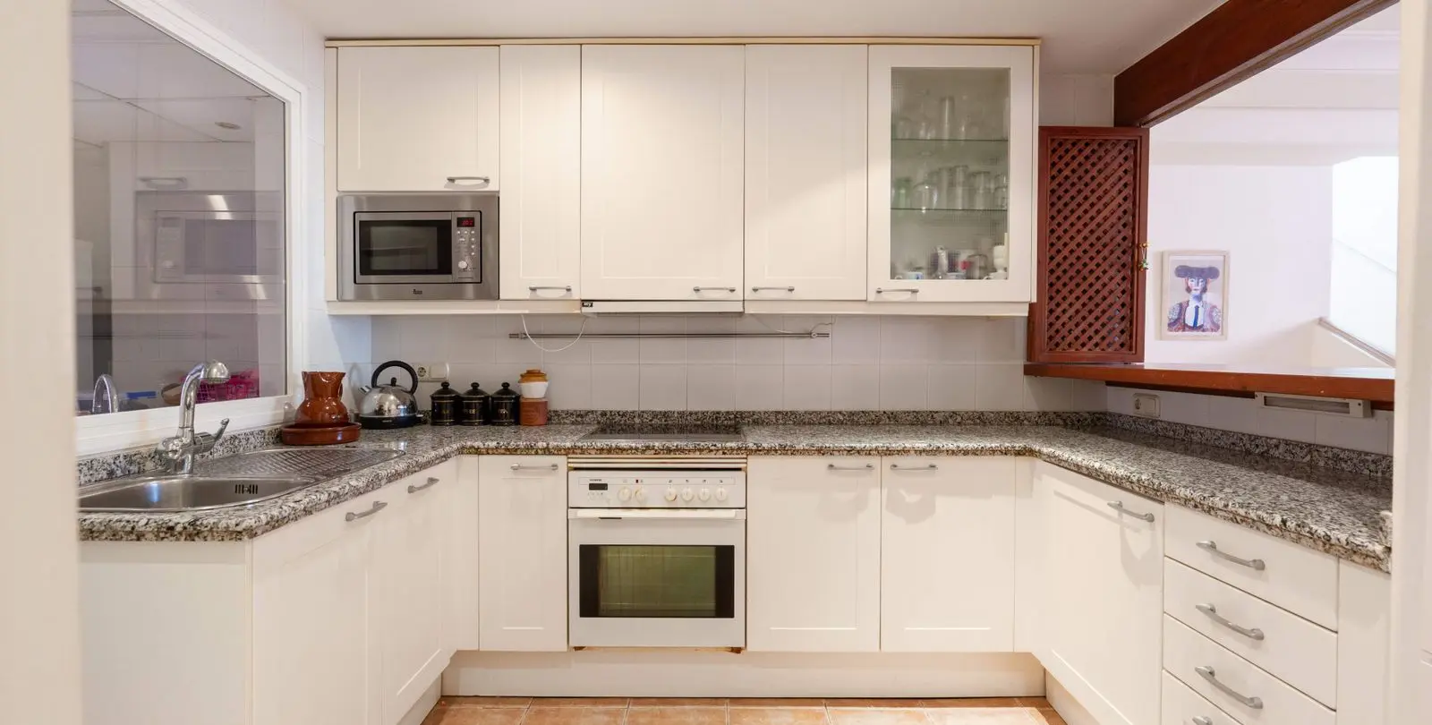 Sale of penthouse duplex in Estepona 11