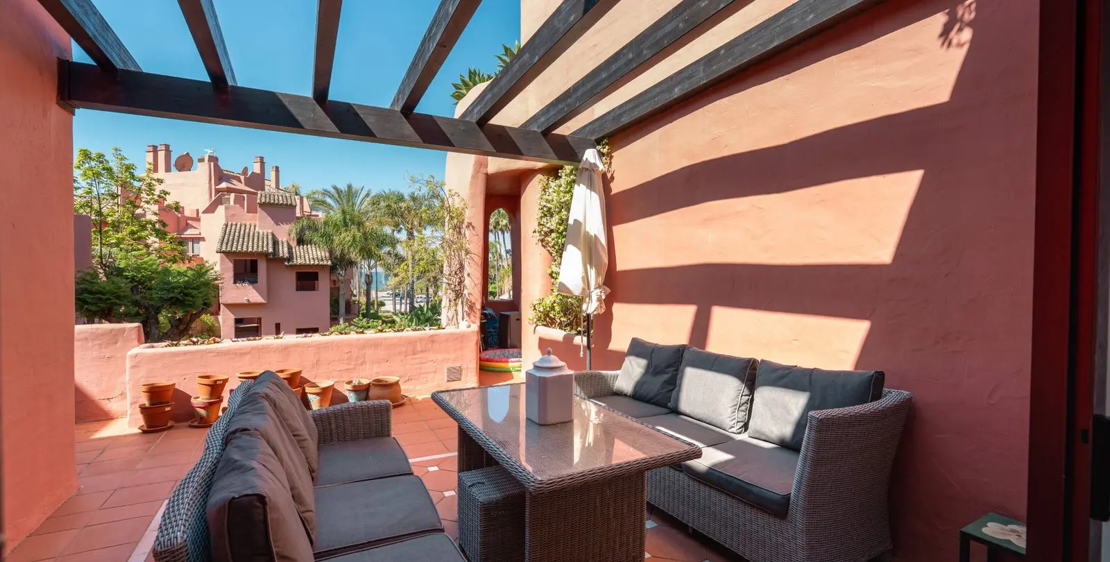 Sale of penthouse duplex in Estepona 13