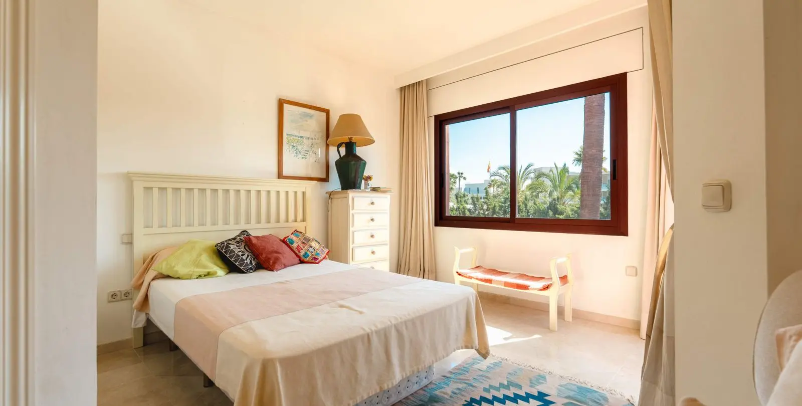 Sale of penthouse duplex in Estepona 19
