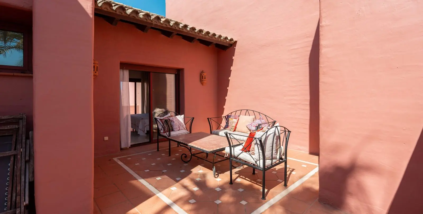 Sale of penthouse duplex in Estepona 20