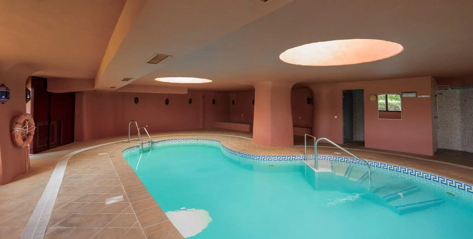 Sale of penthouse duplex in Estepona 28